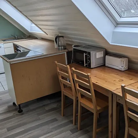 Sali Homes - Monteurswohnungen Im Herzen Von Apartmán